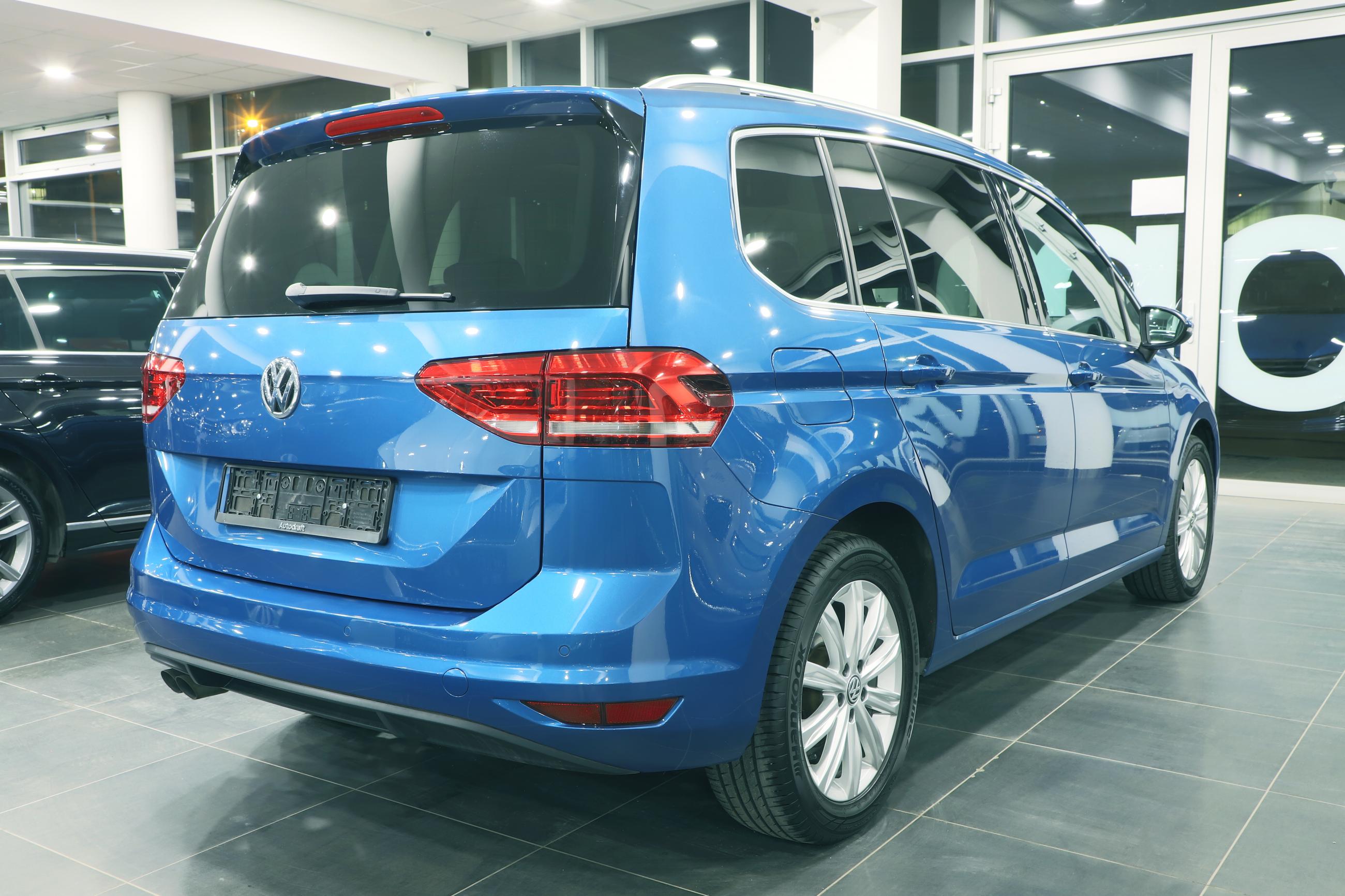 Volkswagen Touran Highline 2.0 TDI 110kW DSG / 7-míst / Webasto | Autodraft