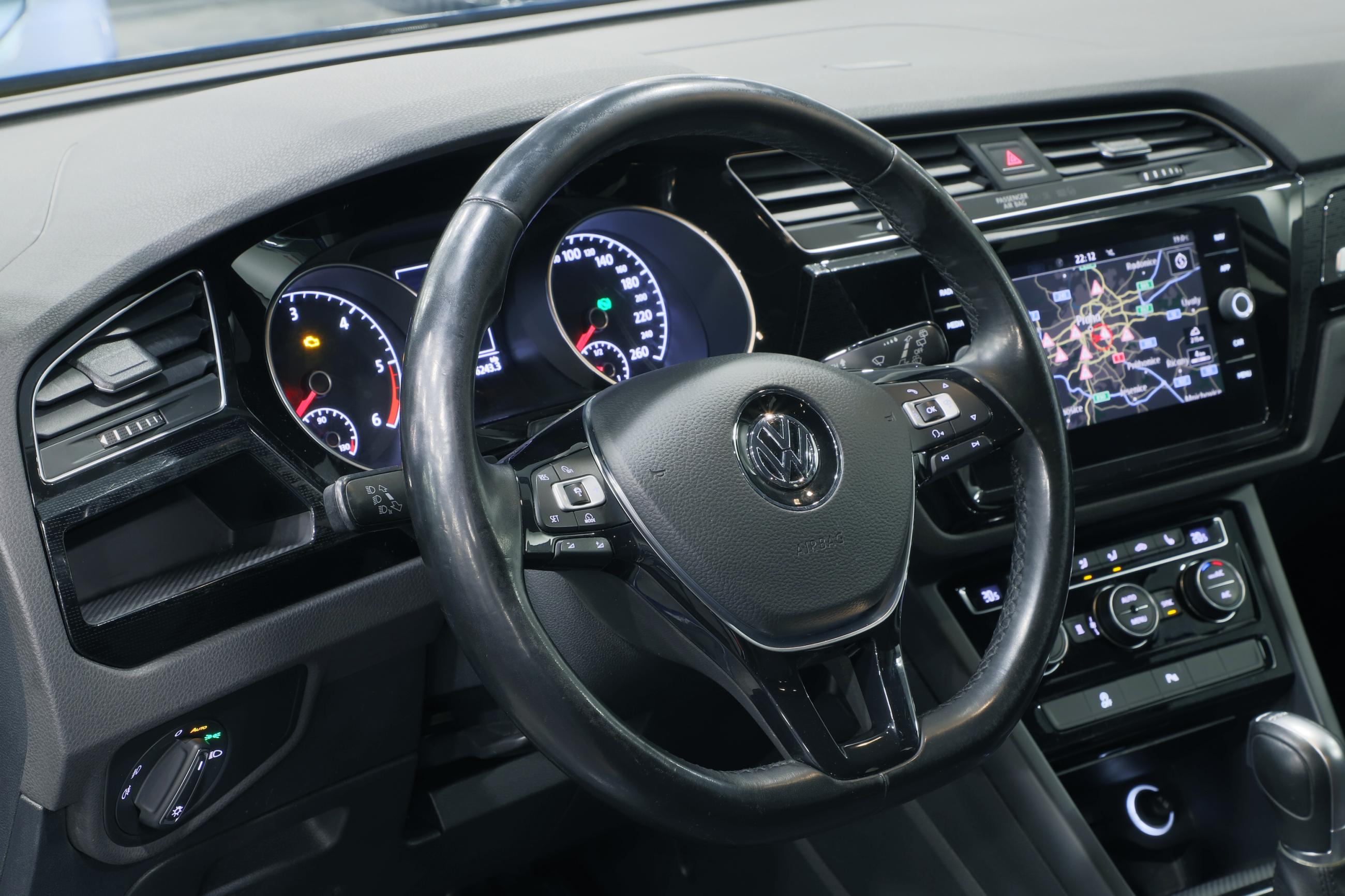 Volkswagen Touran "SOUND" 2.0 TDI 110kW DSG / Webasto | Autodraft