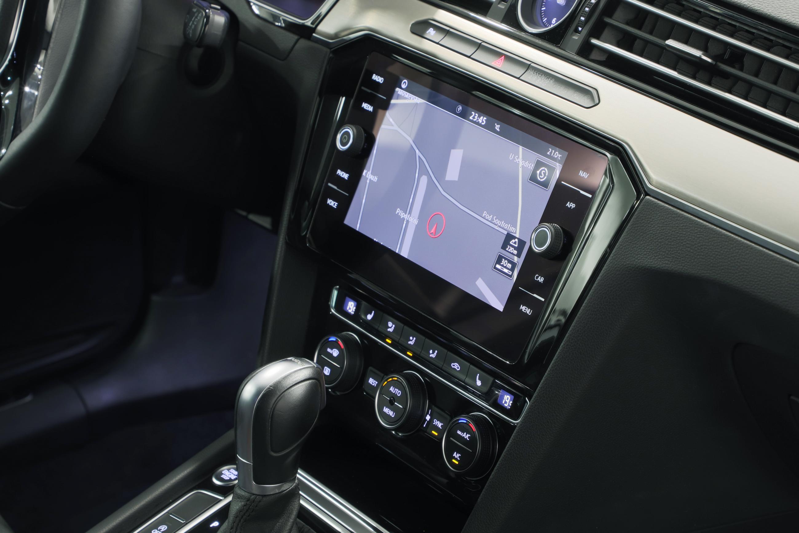 Volkswagen Passat B8 Variant Highline 2.0 TDI 110kW DSG / Active info