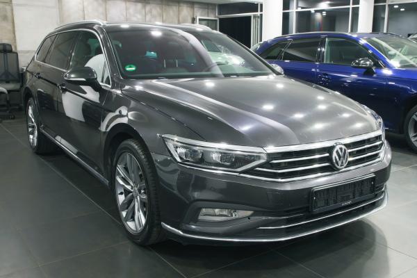 Volkswagen Passat B8 Variant Elegance 4Motion 2.0 TDI 176kW 4x4 DSG / Facelift 2020 / Virtual Cockpit / Matrix Led / ALU 18''