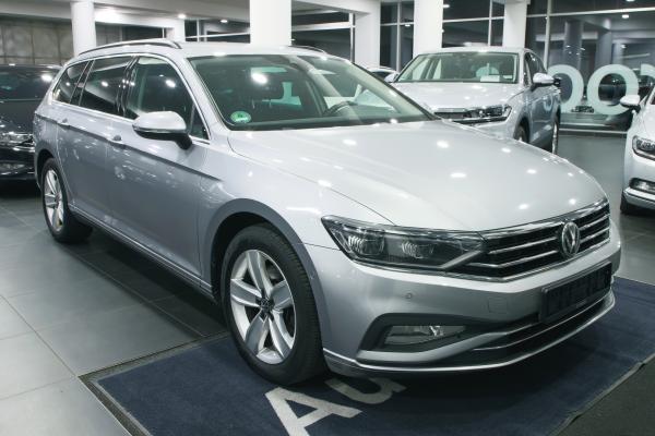 Volkswagen Passat B8 Variant Business 2.0 TDI 140kW DSG / Facelift 2020 / Virtual Cockpit / Matrix Led / ALU 17''