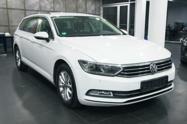 Volkswagen Passat B8 Variant Comfortline 2.0 TDI 110kW DSG / ALU 16"