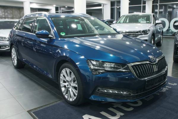 Škoda Superb 3 Combi Style 2.0 TDI 110kW DSG / Facelift 2020 / Webasto / ALU 18"