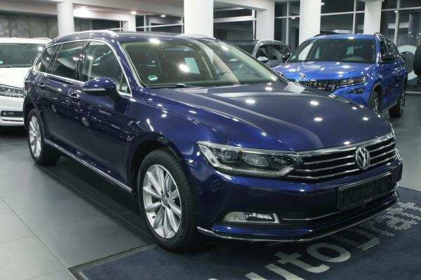 Volkswagen Passat B8 Variant Highline 2.0 TDI 110kW DSG / Webasto / ALU 17''
