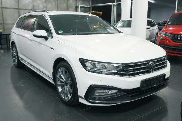 Volkswagen Passat B8 Variant Business 2.0 TDI 110kW DSG / Facelift 2020 / R-Line / Virtual Cockpit / ALU 18''
