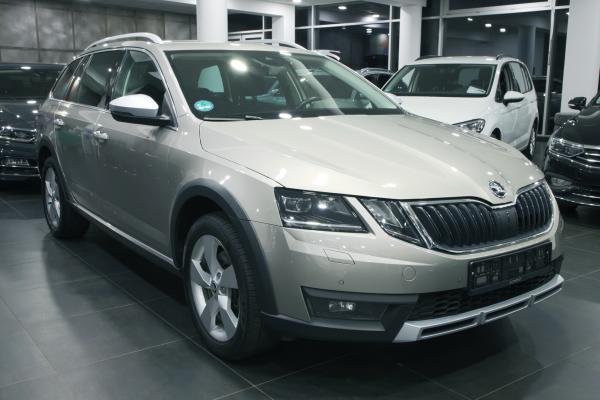 Škoda Octavia 3 Combi Scout 4x4 2.0 TDI 135kW DSG / ALU 17" / Facelift
