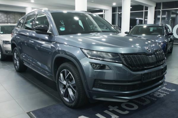 Škoda Kodiaq 2.0 TDI 140kW DSG 4x4 Sportline / ALU 19''