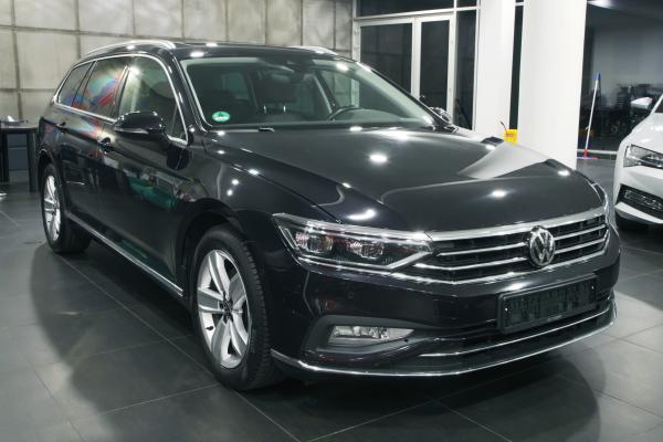 Volkswagen Passat B8 Variant Elegance 2.0 TDI 110kW DSG / Facelift 2020 / Matrix Led / ALU 17''