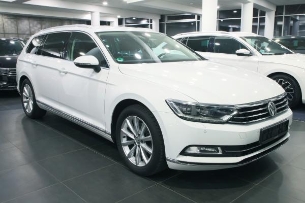 Volkswagen Passat B8 Variant Highline 2.0 TDI 110kW DSG / Webasto / ALU 17''