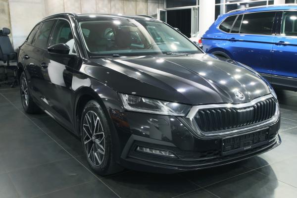 Škoda Octavia 4 Combi 2.0 TDI 110kW DSG / Virtual Cockpit / ALU 17''