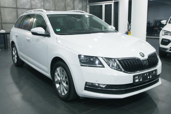 Škoda Octavia 3 Combi Style 2.0 TDI 110kW DSG / ALU 16" / Facelift