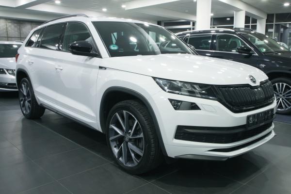 Škoda Kodiaq 2.0 TDI 140kW 4x4 DSG Sportline / Webasto / Virtual Cockpit / ALU 20''/ 7-Míst
