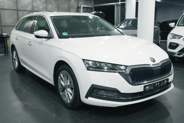 Škoda Octavia 4 Combi 2.0 TDI 110kW DSG / Virtual Cockpit / ALU 17''