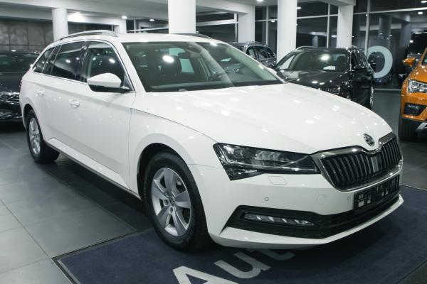 Škoda Superb 3 Combi 2.0 TDI 110kW DSG / Matrix Led / ALU 16"