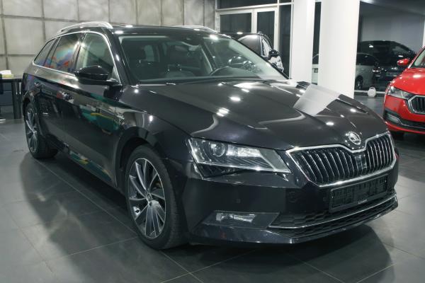 Škoda Superb 3 Combi 2.0 TDI 140kW DSG Laurin & Klement / ALU 18''