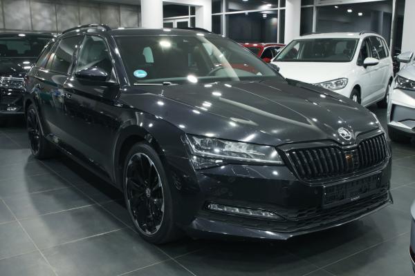 Škoda Superb 3 Combi 2.0 TSI 200kW 4x4 DSG Sportline / Facelift 2020 / Matrix led / ALU 19''+ ALU 17''