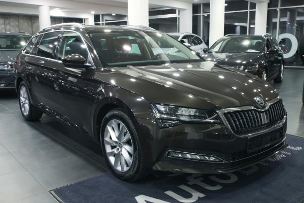 Škoda Superb 3 Combi Style 2.0 TDI 140kW DSG / Facelift 2020 / Matrix Led/ 17''