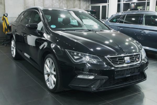 Seat Leon Combi 2.0 TDI 110kW DSG FR-Line / ALU 18''