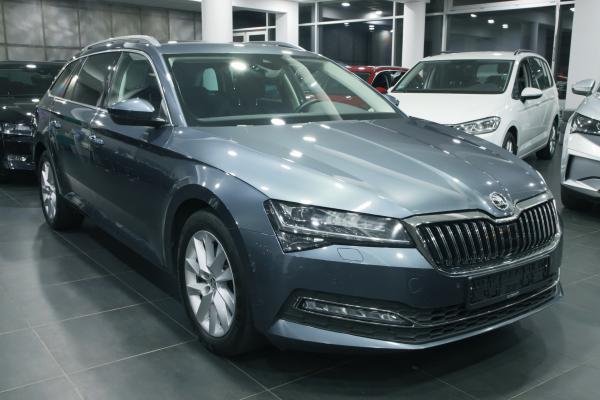 Škoda Superb 3 Combi Style 2.0 TDI 110kW DSG / Facelift 2020 / Virtual Cockpit / Matrix led / ALU 17''