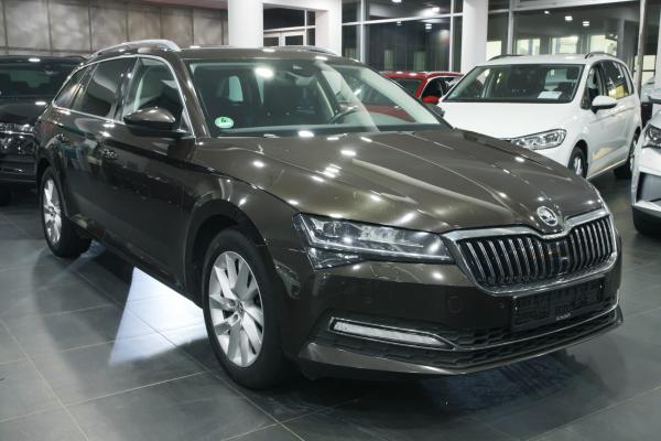 Škoda Superb 3 Combi Style 2.0 TDI 110kW DSG / Facelift 2020 / Virtual Cockpit / ALU 17''