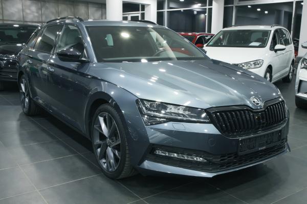 Škoda Superb 3 Combi 2.0 TDI 140kW 4x4 DSG Sportline / Facelift 2020 / Webasto / Virtual Cockpit / Matrix led / ALU 19''