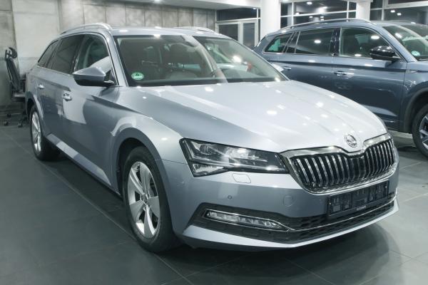 Škoda Superb 3 Combi Premium Edition 2.0 TDI 140kW DSG / Facelift 2020 / ALU 17"