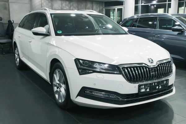 Škoda Superb 3 Combi Style 2.0 TDI 110kW DSG / Facelift 2020 / Matrix led / ALU 17''