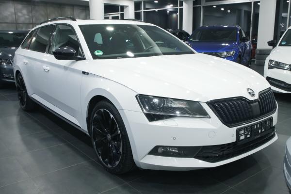 Škoda Superb 3 Combi 2.0 TSI 200kW 4x4 DSG Sportline / Webasto / Virtual cockpit / ALU 19''