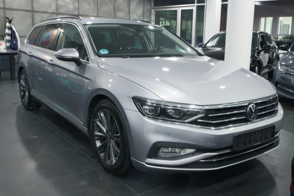 Volkswagen Passat B8 Variant Business 2.0 TDI 147kW DSG Facelift 2020 / Virtual Cockpit / Matrix Led / ALU 18''+ ALU 16''