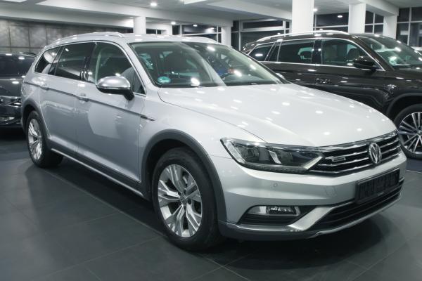 Volkswagen Passat B8 Alltrack 4Motion 2.0 TDI 140kW 4x4 DSG / 2x sada ALU 17''