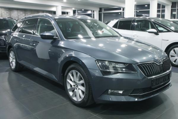 Škoda Superb 3 Combi Style 2.0 TDI 110kW DSG / Webasto / ALU 17"