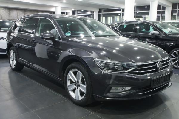 Volkswagen Passat B8 Variant Business 2.0 TDI 140kW DSG / Facelift 2020 / Virtual Cockpit / Matrix Led / ALU 17''