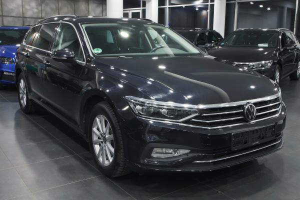 Volkswagen Passat B8 Variant Business 2.0 TDI 110kW DSG / Facelift 2020 / Matrix Led / Virtual Cockpit / 2x sada ALU 16''