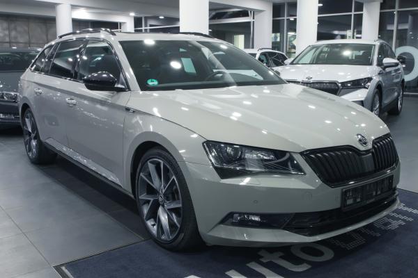 Škoda Superb 3 Combi 2.0 TDI 140kW 4x4 DSG Sportline / Webasto / ALU 19''