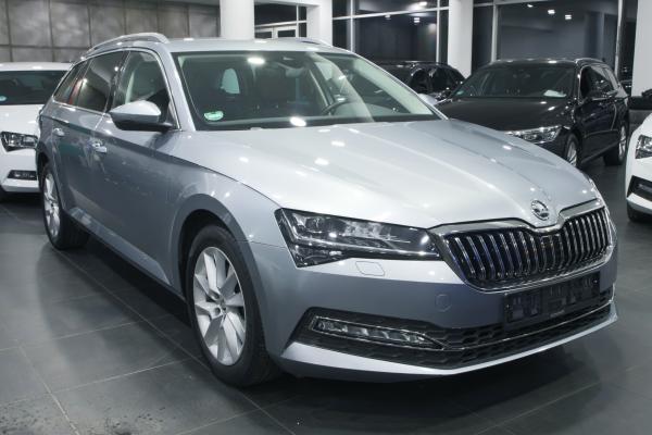 Škoda Superb 3 Combi Style 2.0 TDI 140kW DSG / Facelift 2020 / Matrix Led / ALU 17"