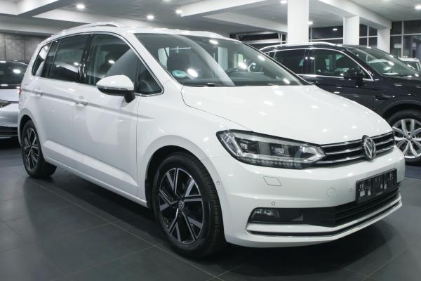 Volkswagen Touran Highline 2.0 TDI 110kW DSG / ALU 17''