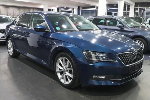 Skoda Superb 3 Lim. 2.0 TDI 140kW DSG / ALU 18''