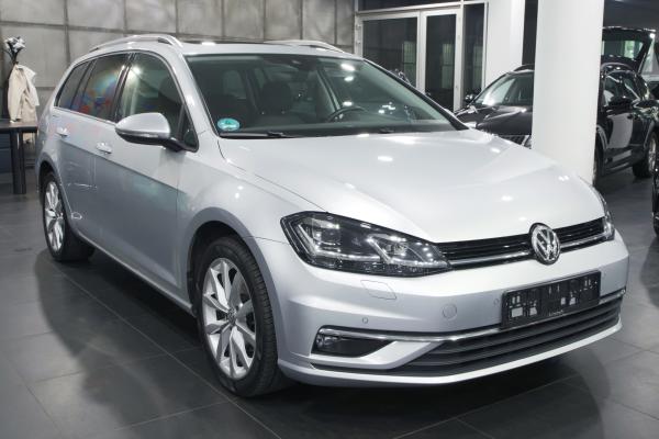 Volkswagen Golf 7 Variant Highline 2.0 TDI 110kW DSG / Active infoDisplay / ALU 17"