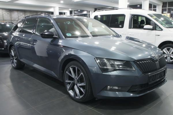 Škoda Superb Combi 2.0 TDI 140kW 4x4 DSG Sportline / ALU 19''