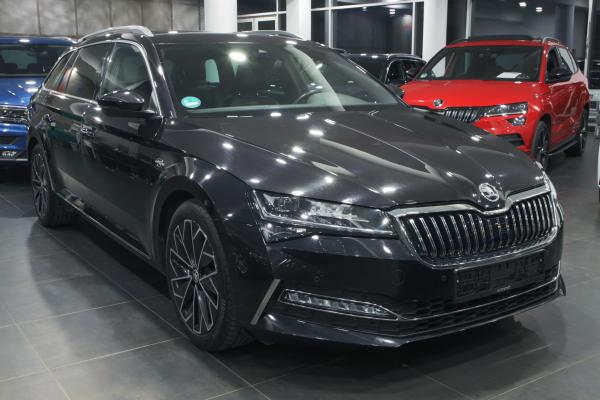 Škoda Superb 3 Combi 2.0 TDI 110kW DSG Laurin & Klement / Facelift 2020 / Virtual cockpit / Matrix Led / ALU 18''