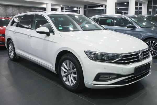 Volkswagen Passat B8 Variant Business 2.0 TDI 110kW DSG / Facelift 2020 / Matrix Led / 2x sada ALU 16''