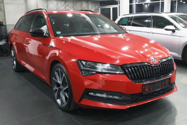 Škoda Superb 3 Combi 2.0 TDI 140kW DSG Sportline / Facelift 2020 / Virtual Cockpit / Matrix Led / ALU 19''