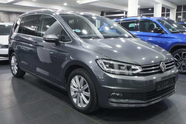 Volkswagen Touran Highline 2.0 TDI 140kW DSG / ALU 17"