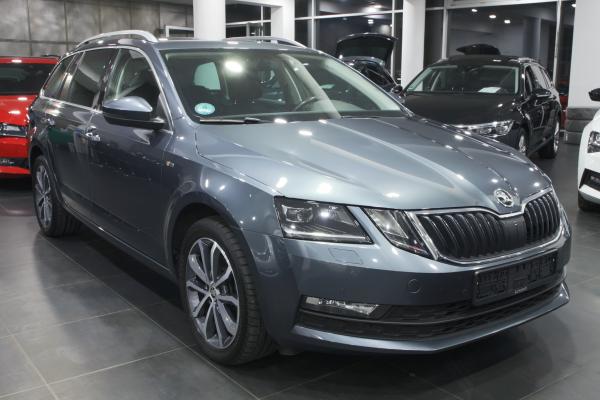 Škoda Octavia 3 Combi 2.0 TDI 110kW DSG / Virtual cockpit / ALU 17" / Facelift