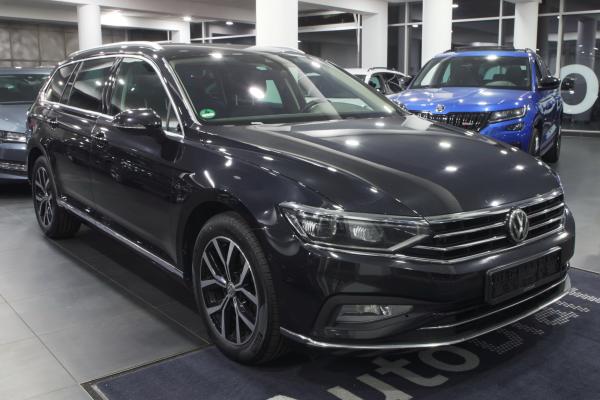 Volkswagen Passat B8 Variant Elegance 2.0 TDI 140kW DSG / Facelift 2020 / Virtual cockpit / Matrix Led / ALU 17"