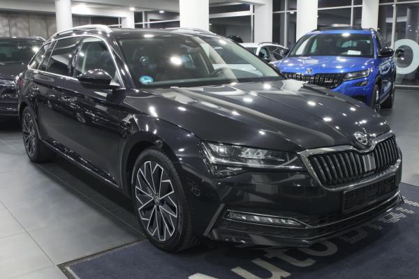 Škoda Superb 3 Combi 2.0 TDI 140kW DSG 4x4 Laurin & Klement / Facelift 2020 / Virtual cockpit / Matrix Led / ALU 18"+ ALU 16''