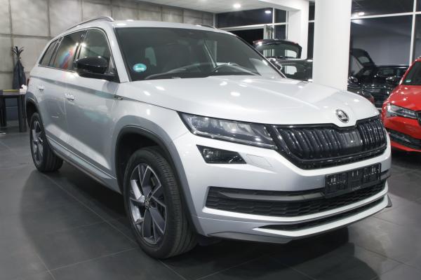 Škoda Kodiaq 2.0 TDI 140kW 4x4 DSG Sportline / Virtual Cockpit / ALU 19''