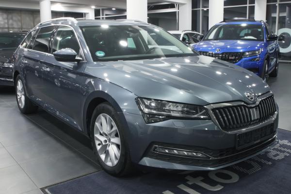 Škoda Superb 3 Combi Style 2.0 TDI 110kW DSG / Facelift 2020 / Webasto / Matrix Led /ALU 17''