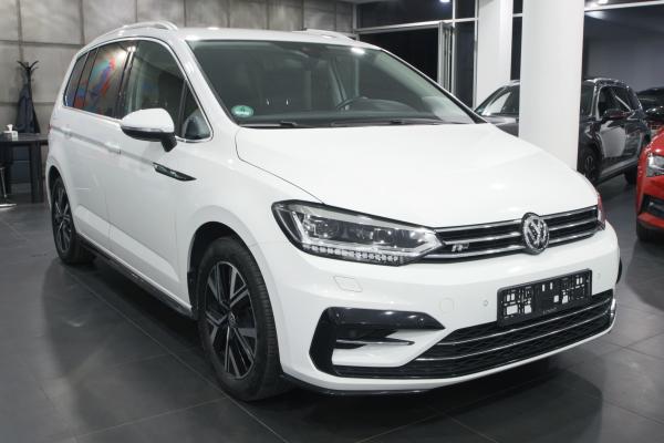 Volkswagen Touran Highline 2.0 TDI 110kW DSG R-Line / Webasto / ALU 17''+ ALU 16''