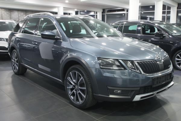 Škoda Octavia 3 Combi Scout 2.0 TDI 135kW 4x4 DSG / Virtual cockpit / ALU 18'' / Facelift